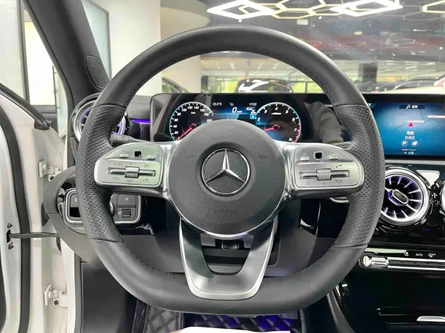 Mercedes-Benz A-Class — Фото автомобиля 13