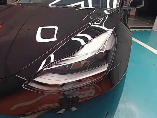 Tesla Model 3 — Фото автомобиля 23