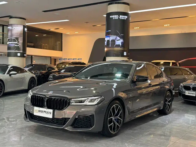 Фотография автомобиля — BMW 5 Series