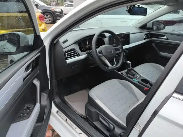 Volkswagen Lavida — Фото автомобиля 15