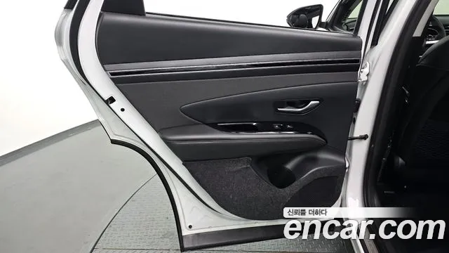 Hyundai Tucson Tucson (NX4) Бензин 1.6 турбо 2WD — Фото автомобиля 25