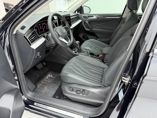 Volkswagen Tiguan L — Фото автомобиля 13