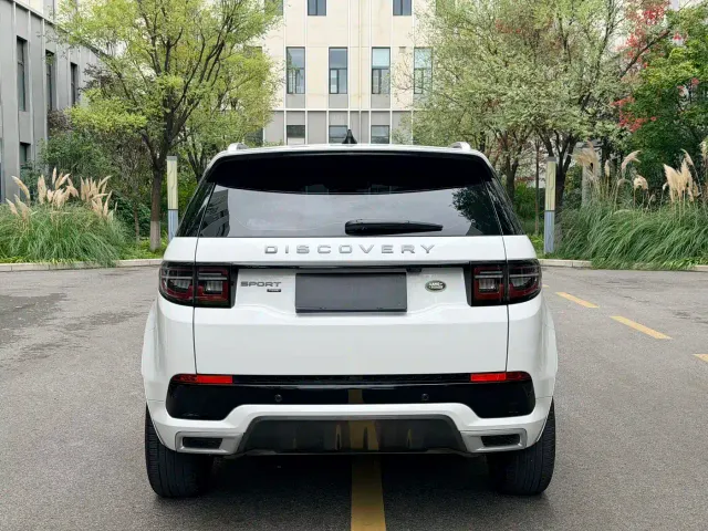 Land Rover Discovery Sport — Фото автомобиля 8