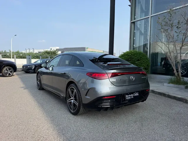 Mercedes-Benz EQE AMG — Фото автомобиля 20
