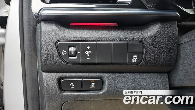Kia Niro — Фото автомобиля 13