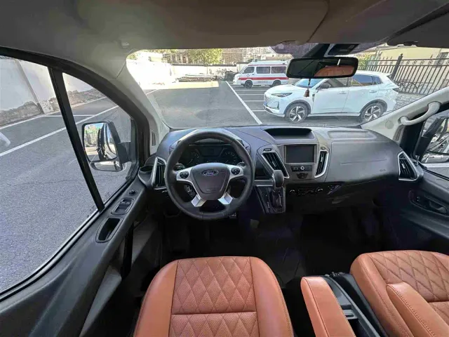 Ford Tourneo — Фото автомобиля 11