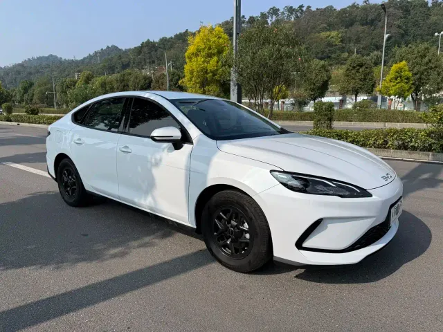 BYD Seal 05 DM-i — Фото автомобиля 3