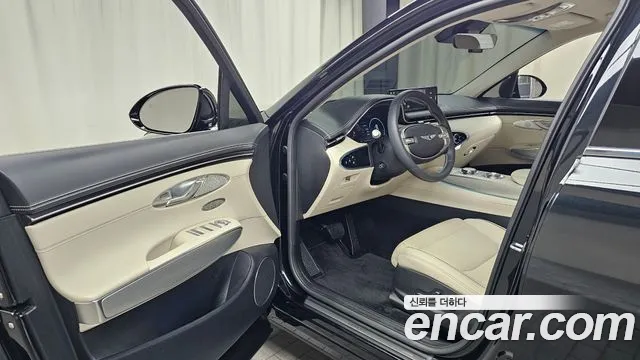 Genesis GV70 — Фото автомобиля 15