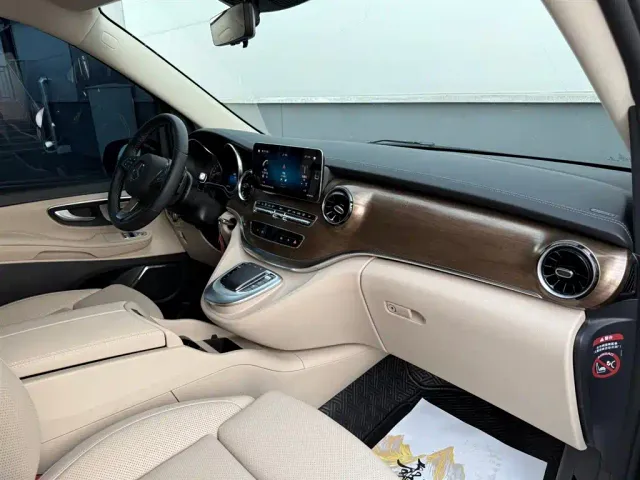 Mercedes-Benz V-Class — Фото автомобиля 28