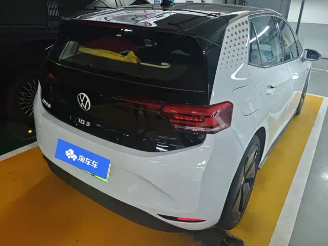 Volkswagen ID.3 — Фото автомобиля 3
