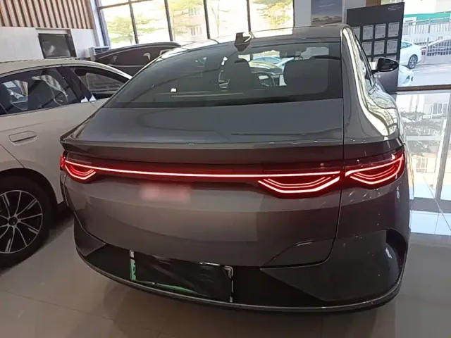 BYD Qin L — Фото автомобиля 5