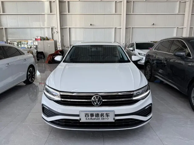 Volkswagen Bora 2023 1.5L Auto Free Ride Limited Edition — Фото автомобиля 2
