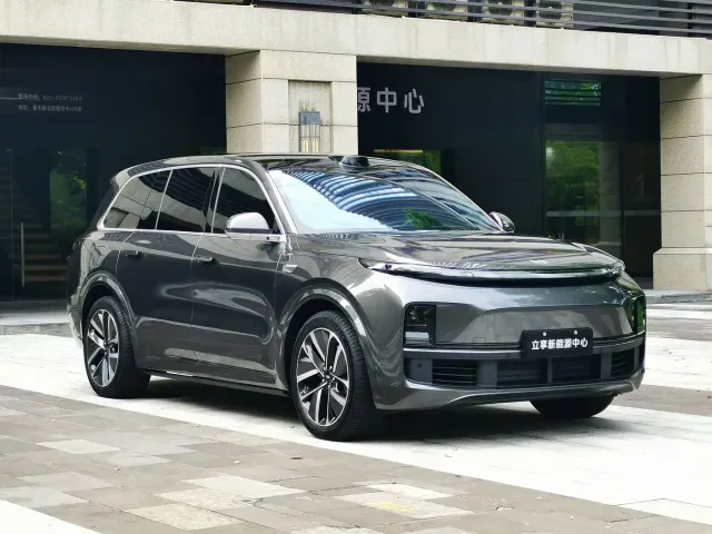 Li Auto L9 — Фото автомобиля 4