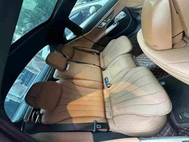 Mercedes-Benz E-Class — Фото автомобиля 5