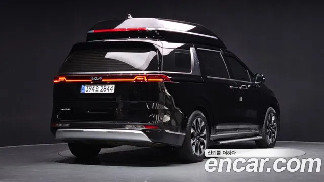 Kia Carnival Generation 4 — Фото автомобиля 2