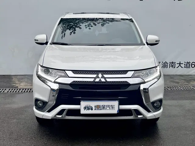 Mitsubishi Outlander — Фото автомобиля 2