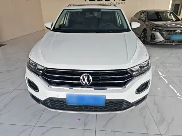 Volkswagen T-Roc — Фото автомобиля 2