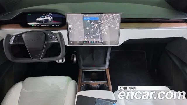 Tesla Model X — Фото автомобиля 7