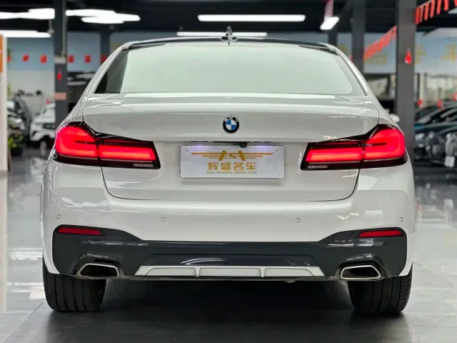 BMW 5 Series — Фото автомобиля 4