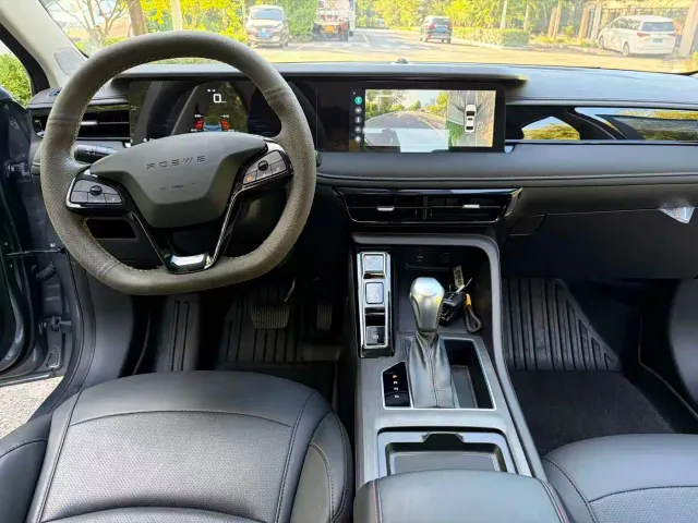 Roewe i5 — Фото автомобиля 13