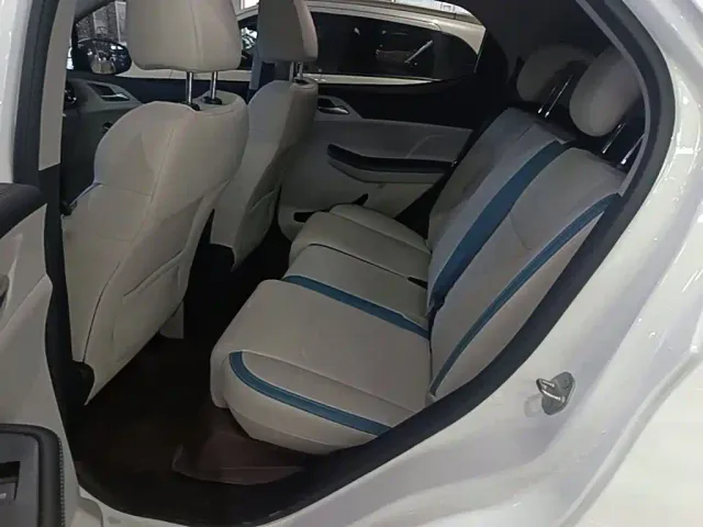 BYD Yuan Pro — Фото автомобиля 16