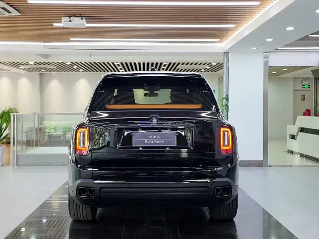 Rolls-Royce Cullinan — Фото автомобиля 4