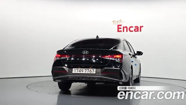 Hyundai Avante CN7 — Фото автомобиля 3