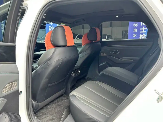 BYD Qin L — Фото автомобиля 6