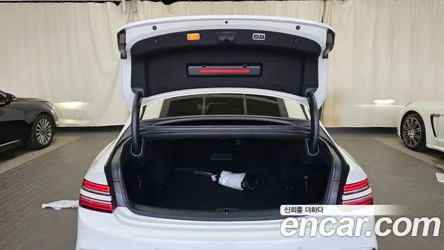 Genesis G80 Бензин 2.5 турбо 2WD — Фото автомобиля 18