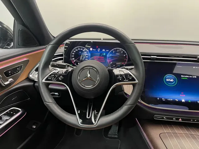 Mercedes-Benz E-Class — Фото автомобиля 27