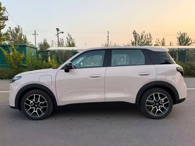 Leapmotor A10 — Фото автомобиля 7