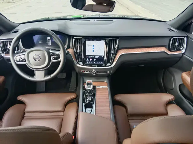 Volvo S60 — Фото автомобиля 11