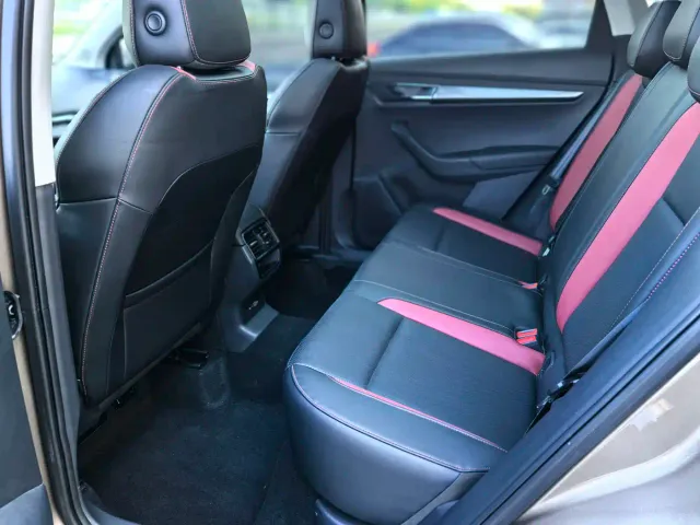 Skoda Karoq — Фото автомобиля 18