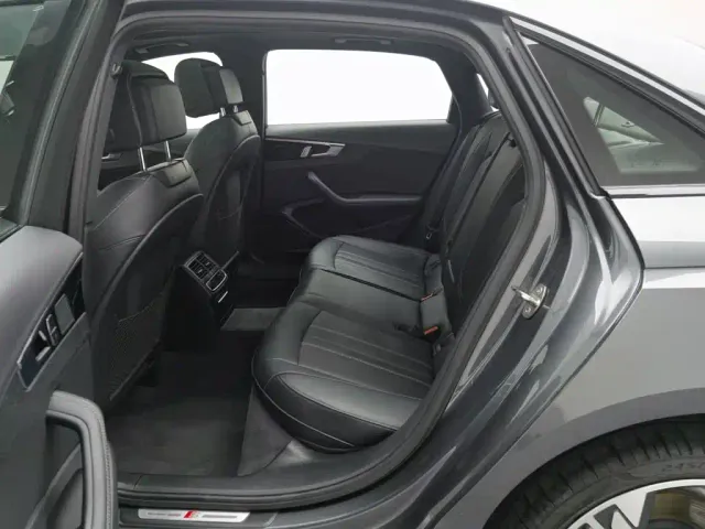 Audi A4L — Фото автомобиля 15