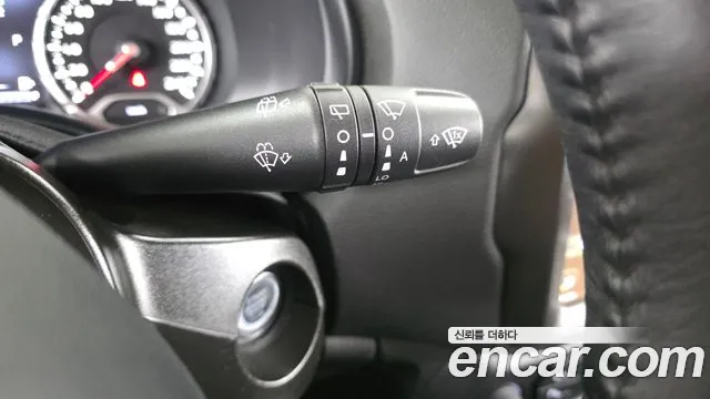 Jeep Renegade — Фото автомобиля 28