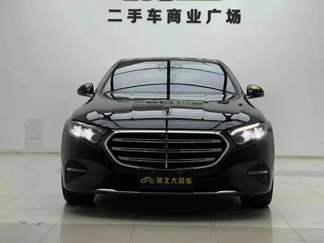 Mercedes-Benz E-Class — Фото автомобиля 2