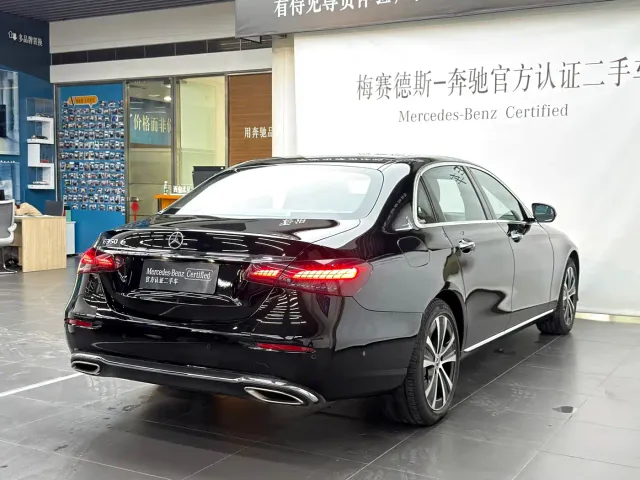 Mercedes-Benz E-Class — Фото автомобиля 5