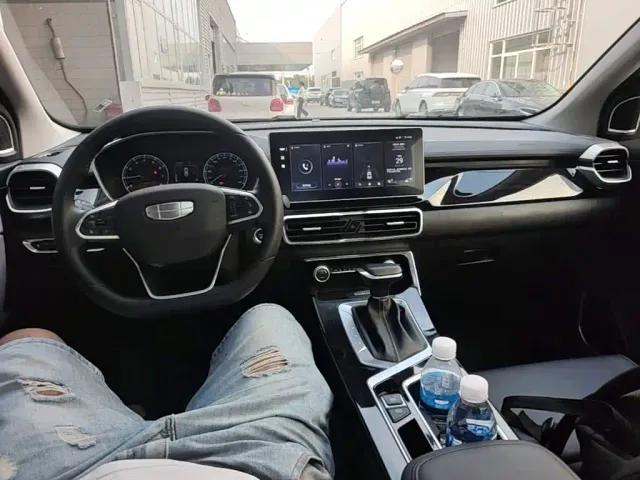 Geely Binyue — Фото автомобиля 5