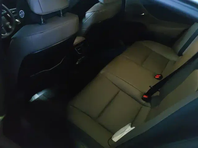 Lexus ES — Фото автомобиля 11