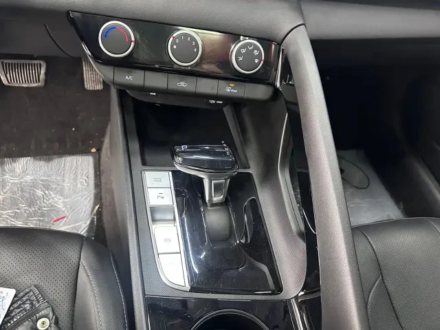 Hyundai Elantra — Фото автомобиля 9