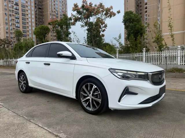 Geely Emgrand — Фото автомобиля 3