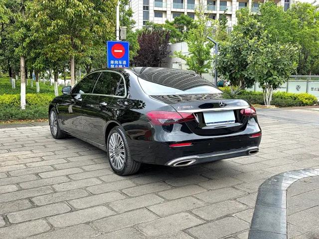 Mercedes-Benz E-Class — Фото автомобиля 6