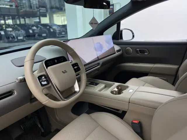 Li Auto i6 — Фото автомобиля 21