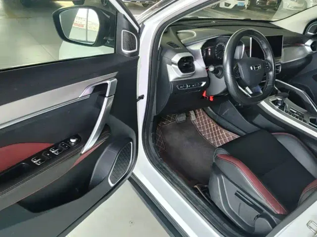Geely Binyue — Фото автомобиля 15