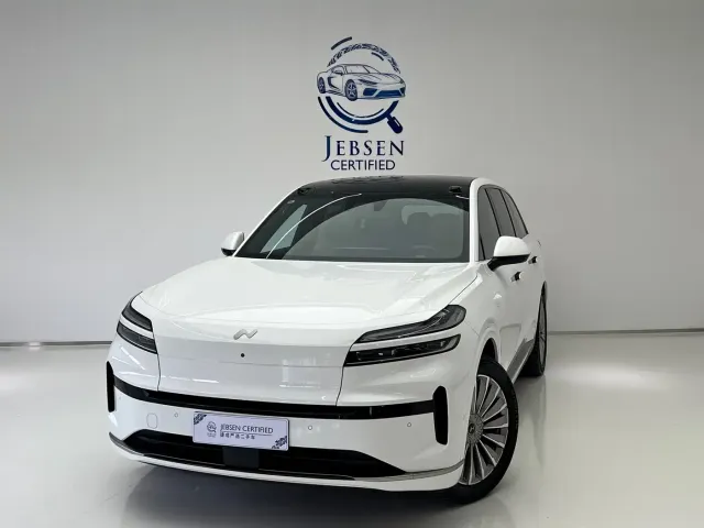 Фотография автомобиля — Onvo L90