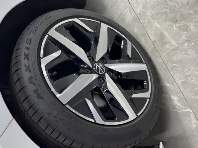 Volkswagen Lamando — Фото автомобиля 16