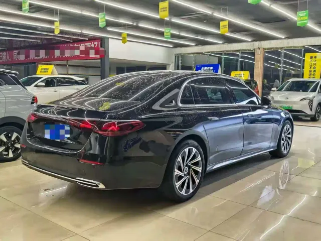 Mercedes-Benz E-Class — Фото автомобиля 9