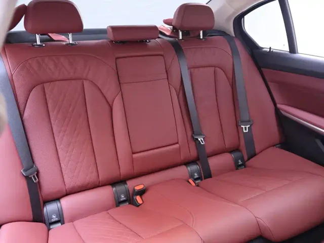 BMW 3 Series — Фото автомобиля 23