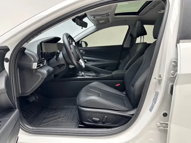 Hyundai Elantra — Фото автомобиля 7