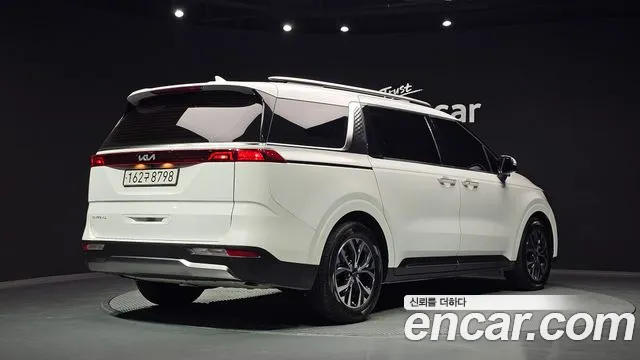 Kia Carnival Generation 4 — Фото автомобиля 2